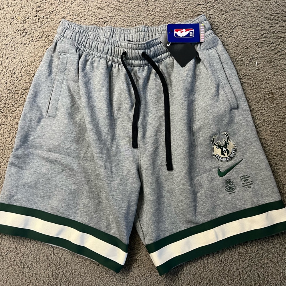 RARE Nike Milwaukee Bucks Elite Fleece Premium shorts NBA Basketball sweats gym